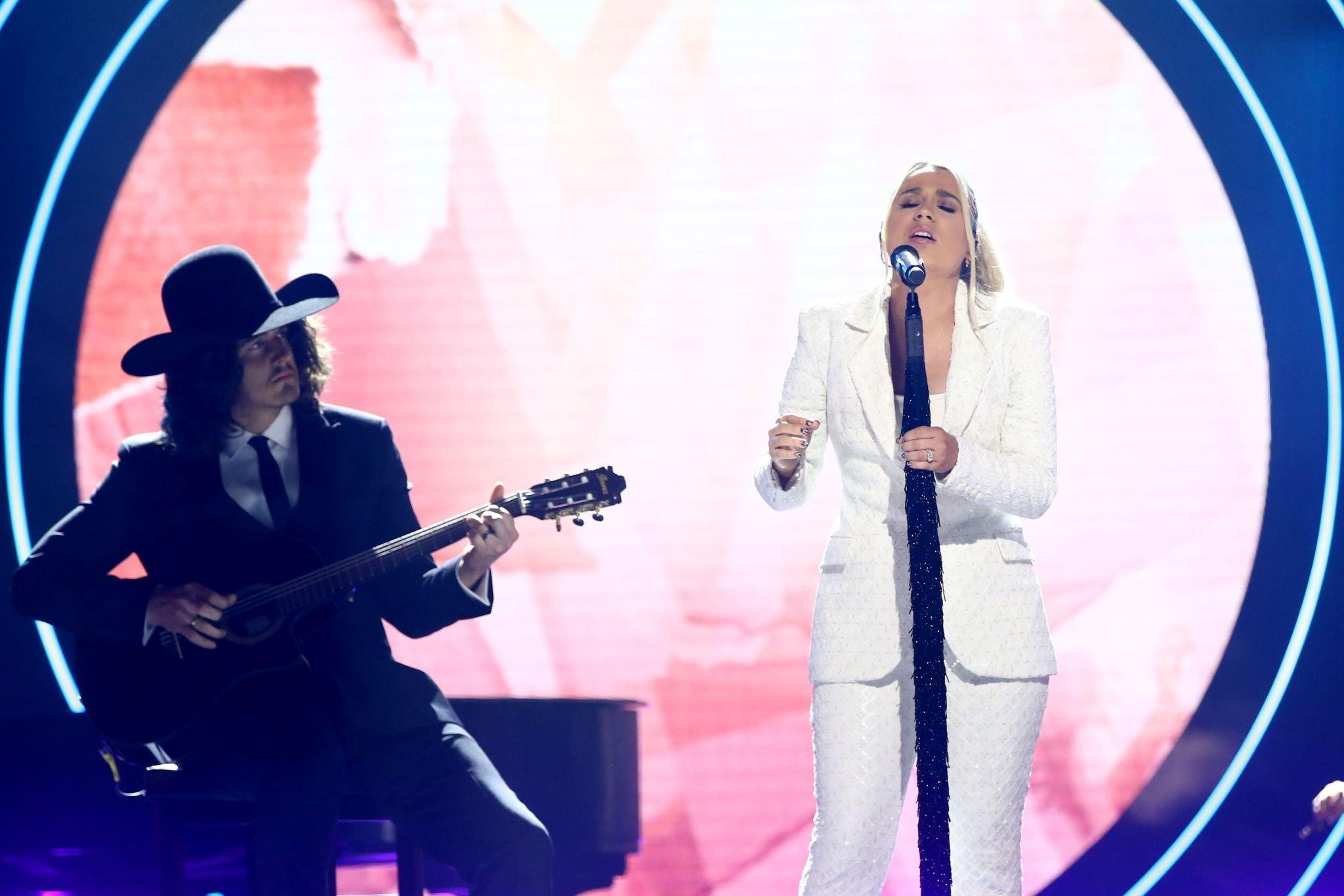 2021 CMT Artists Of The Year honoree Gabby Barrett performing "The Good Ones" LIVE with husband Cade Foehner on guitar.
